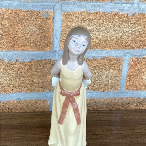 LLANDRO Naughty Girl ceramic figure - Picture 2 of 11